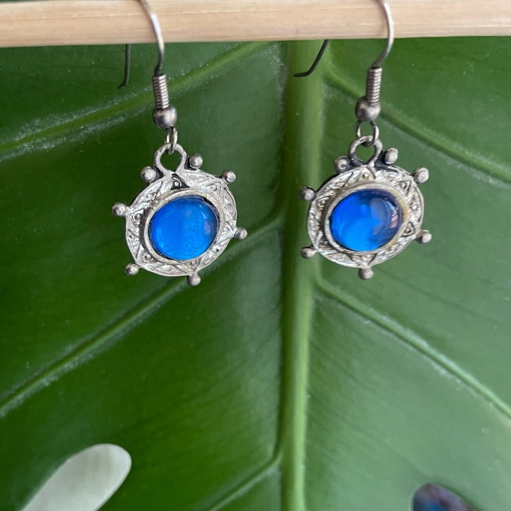 Vintage 1980s Blue Glass Drop Earrings - Picture 2 of 4